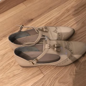 Туфли бежевые лаковые