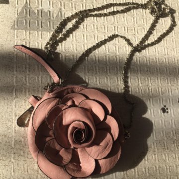 Сумочка-цветок на плечи