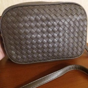 Сумка кросс-боди из плетенной экокожи