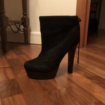 Ботильоны на высоком каблуке