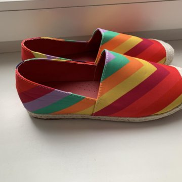 Слипоны, эспадрильи