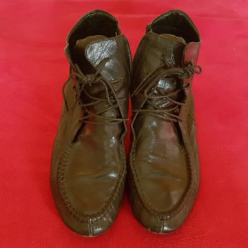 Ботинки фирменные.37 разм.