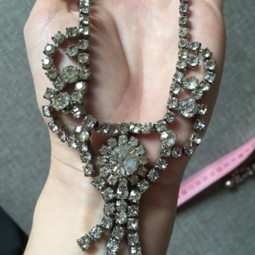 Комплект бижутерия (ожерелье и клипсы)