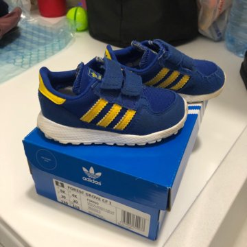 Кроссовки Adidas