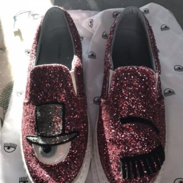 Дизайнерские кеды.