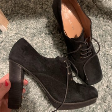 Ботинки замшевые на высоком каблуке Fabiani