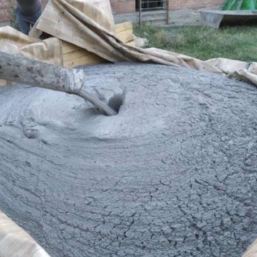 Цементно-песчаный раствор в25. В цемент добавляют известь. Цементный раствор м100. Цементный раствор. Состав 1м3 цементно известкового раствора.