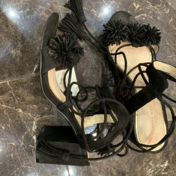 Босоножки Zara