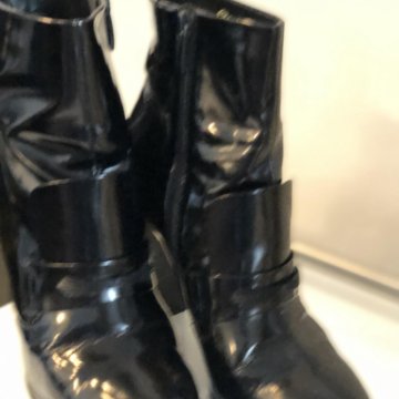 Ботиночки женские Эконика кожа -лак размер 39,5-40