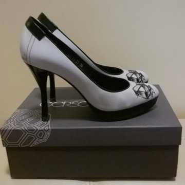 Туфли женские белые