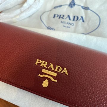 Клатч Prada
