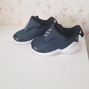 Детские кроссовки adidas