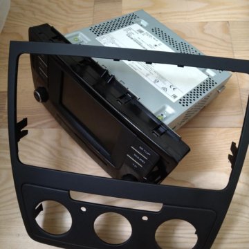 Магнитола Шкода 5L0035150H swing