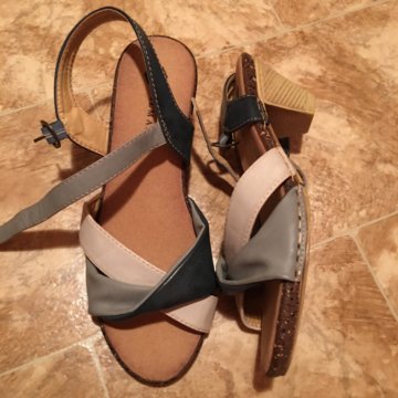 Босоножки новые кожзам!!!