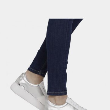 Кеды белые с серебряной вставкой