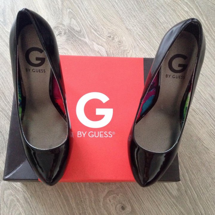 Туфли GUESS