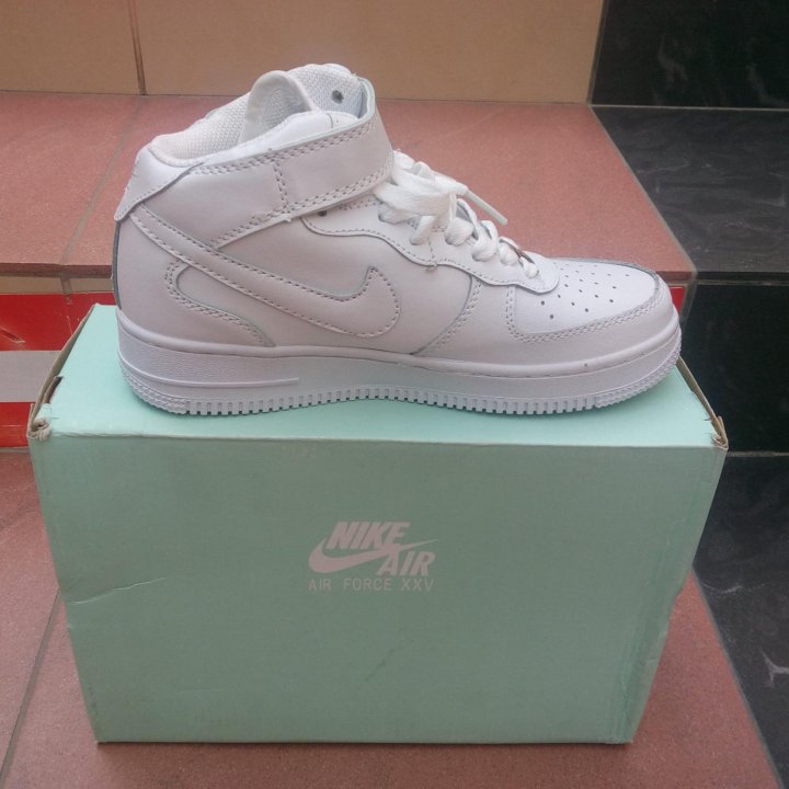 Кроссовки Nike Air Force