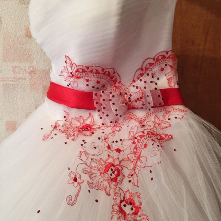 Свадебное платье 44-46 торг