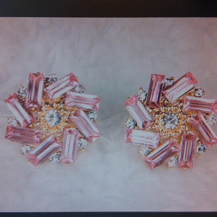 Серьги-гвоздики