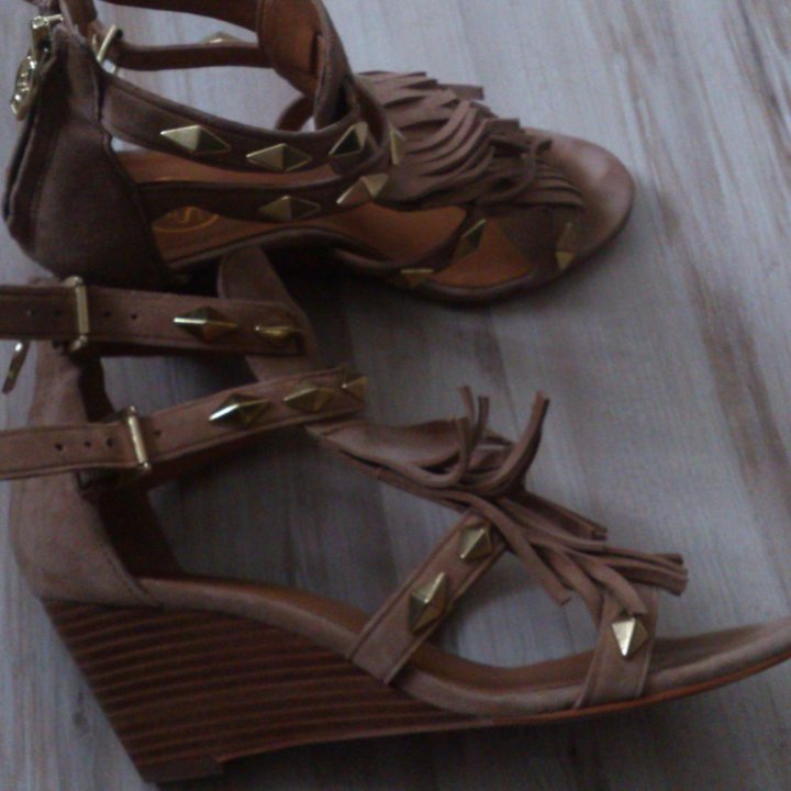 Босоножки Ash