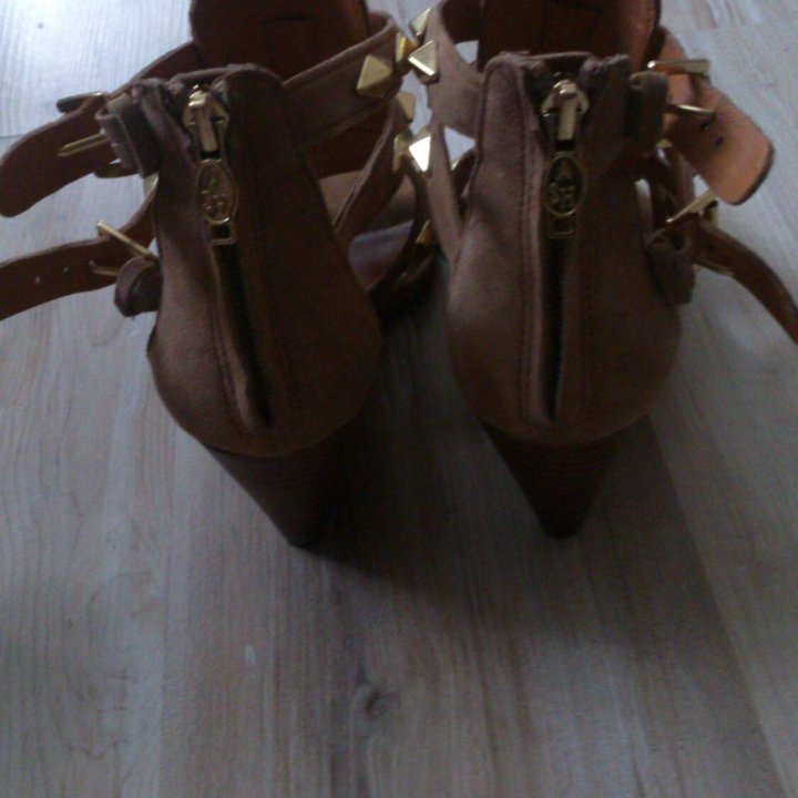 Босоножки Ash