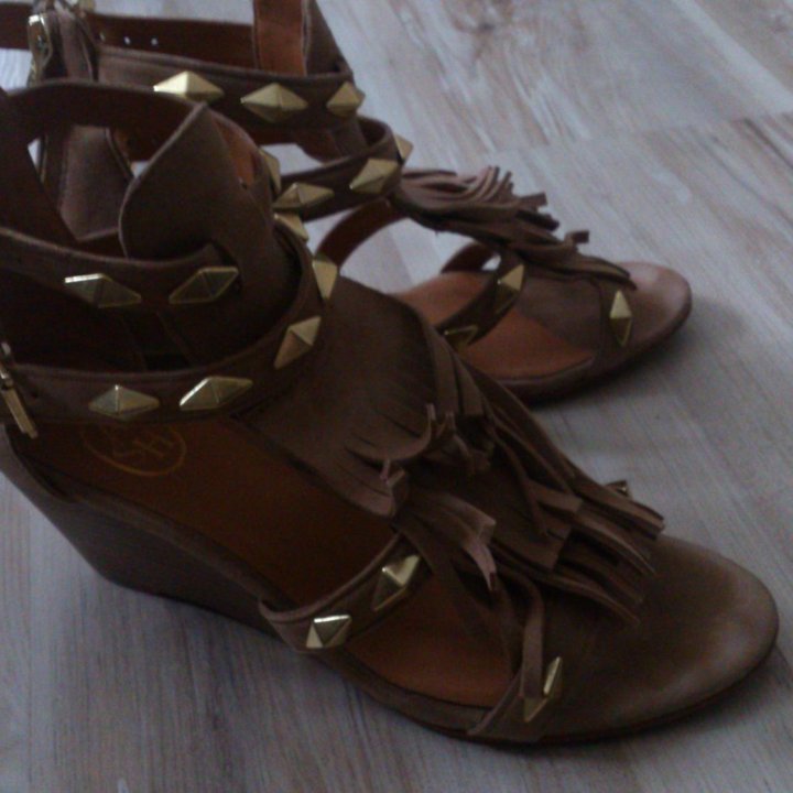 Босоножки Ash