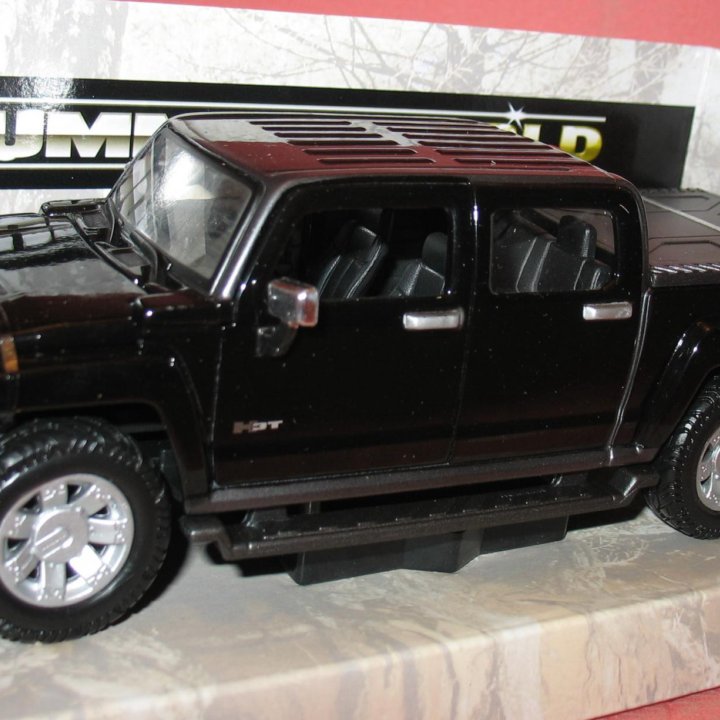 Коллекционная модель машинки Hummer H3 М1:24 №57