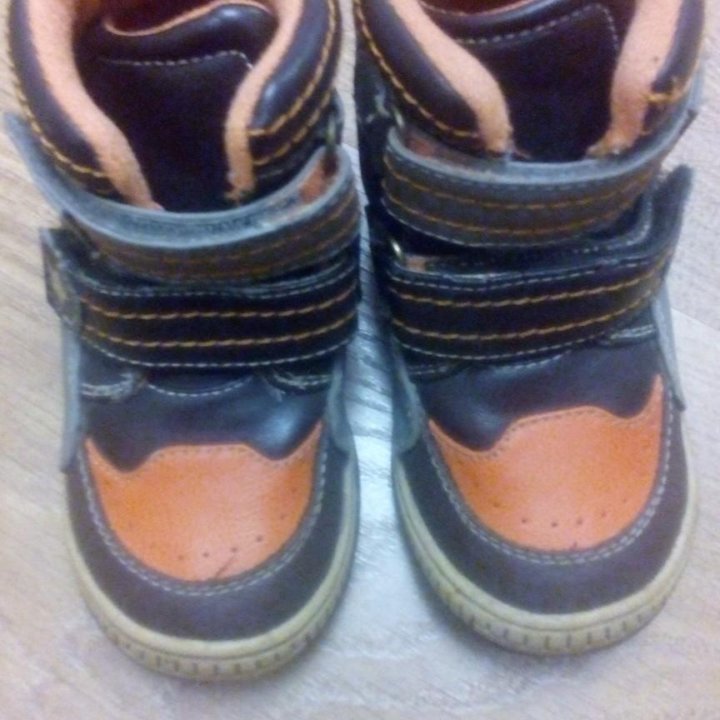 Ботинки демисезонные.