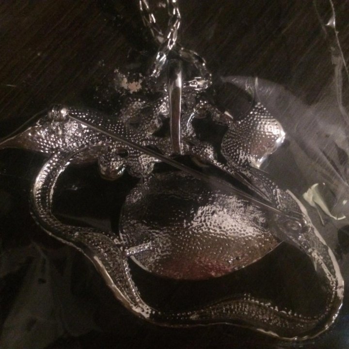 Подвеска-брошь