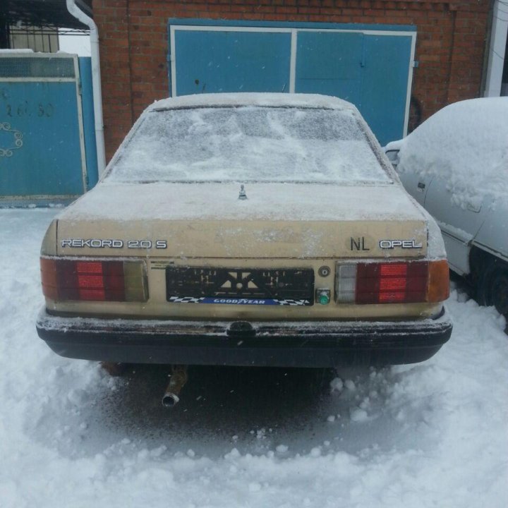 Opel Rekord по запчастям