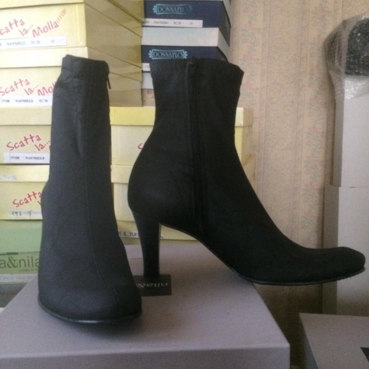 Ботильоны . Италия.