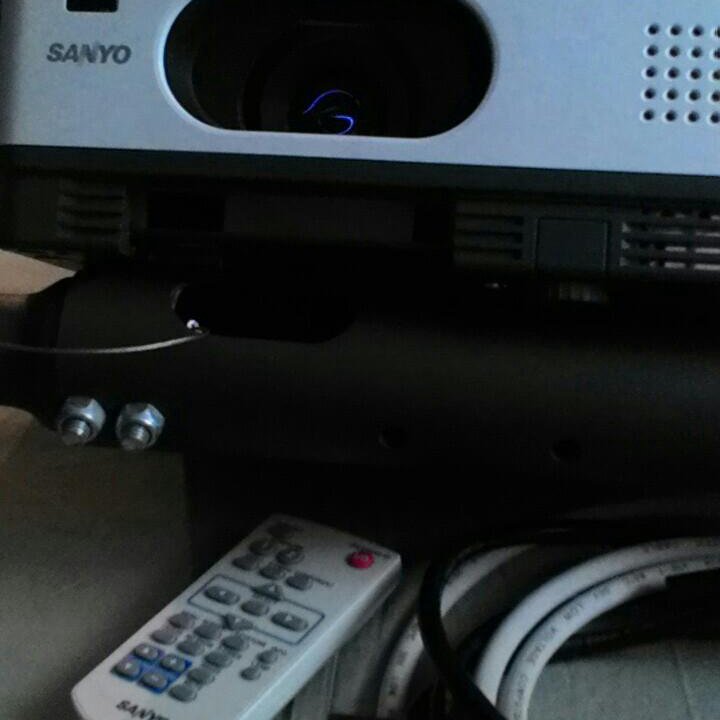 Проектор SANYO PLC-XW200