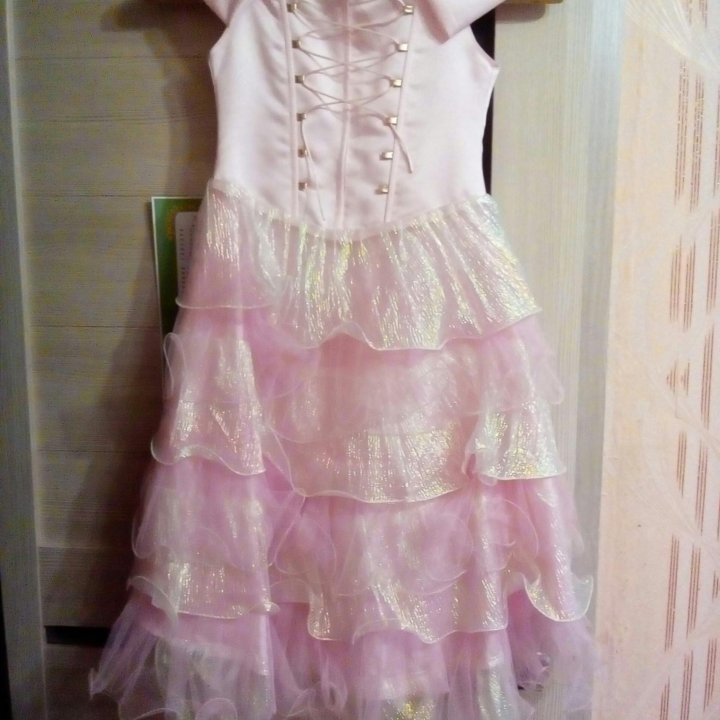 Нарядное платье