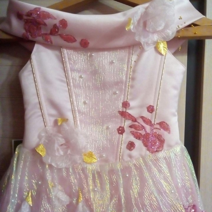 Нарядное платье