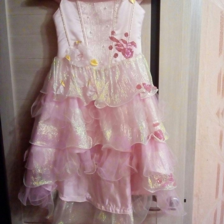 Нарядное платье