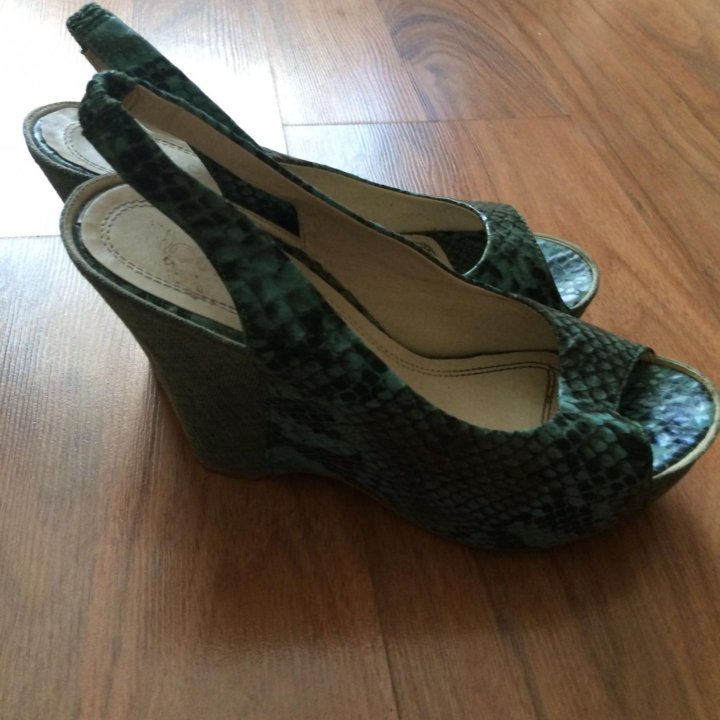 Сабо на платформе