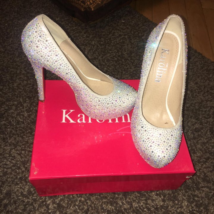 Вечерние туфли.