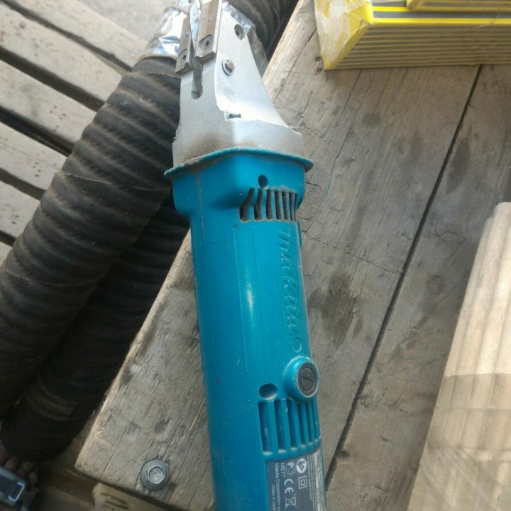 Ножницы по металлу Makita Js 1670