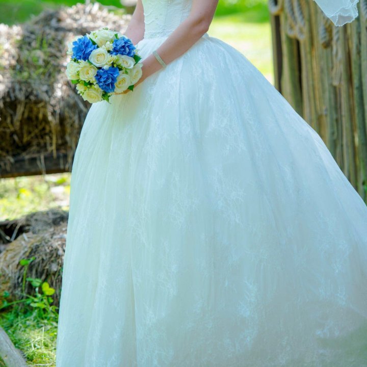 Свадебное платье