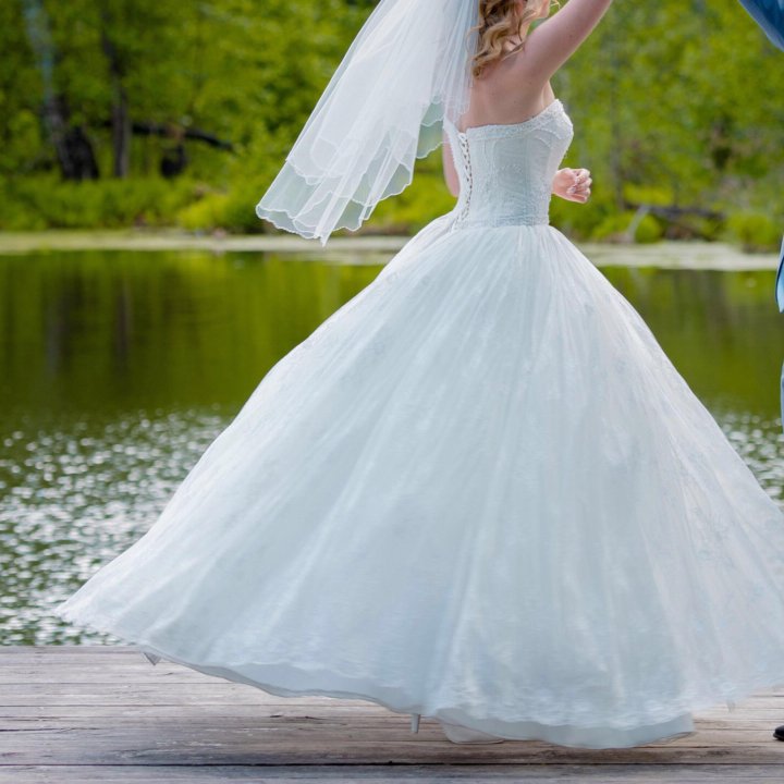 Свадебное платье