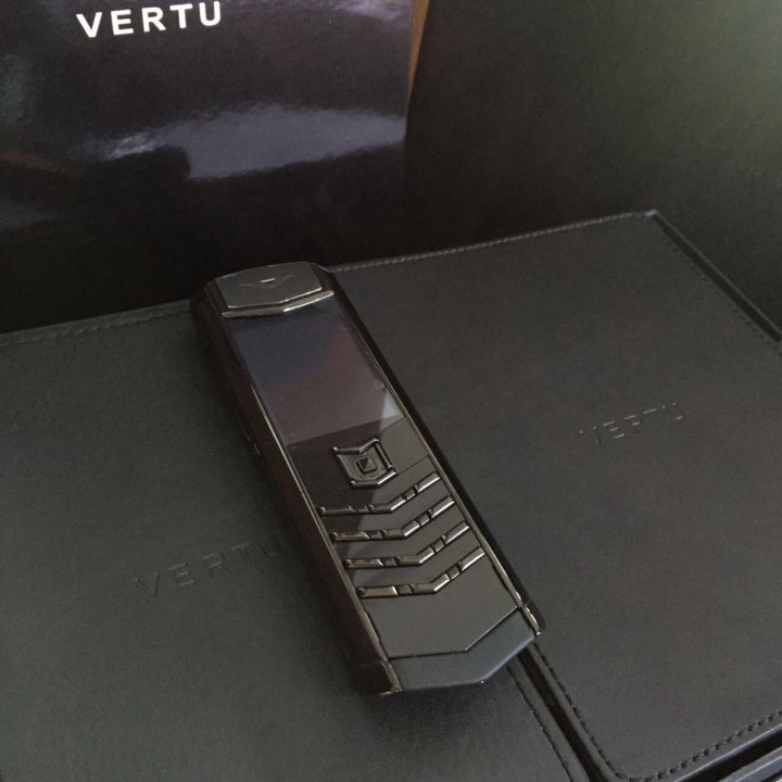 Vertu Signature S Design Ultimate Black cerami