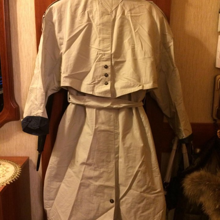 Плащ женский