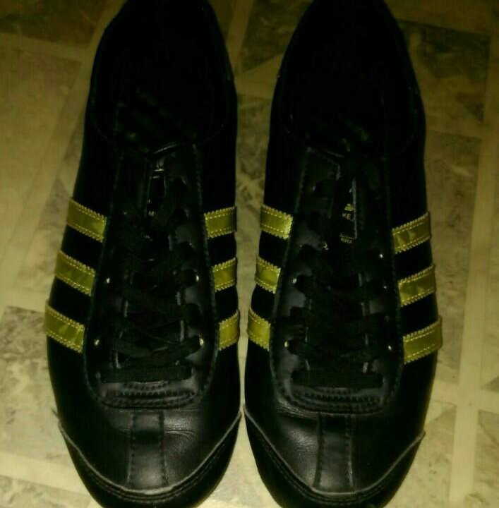 Кроссовки adidas