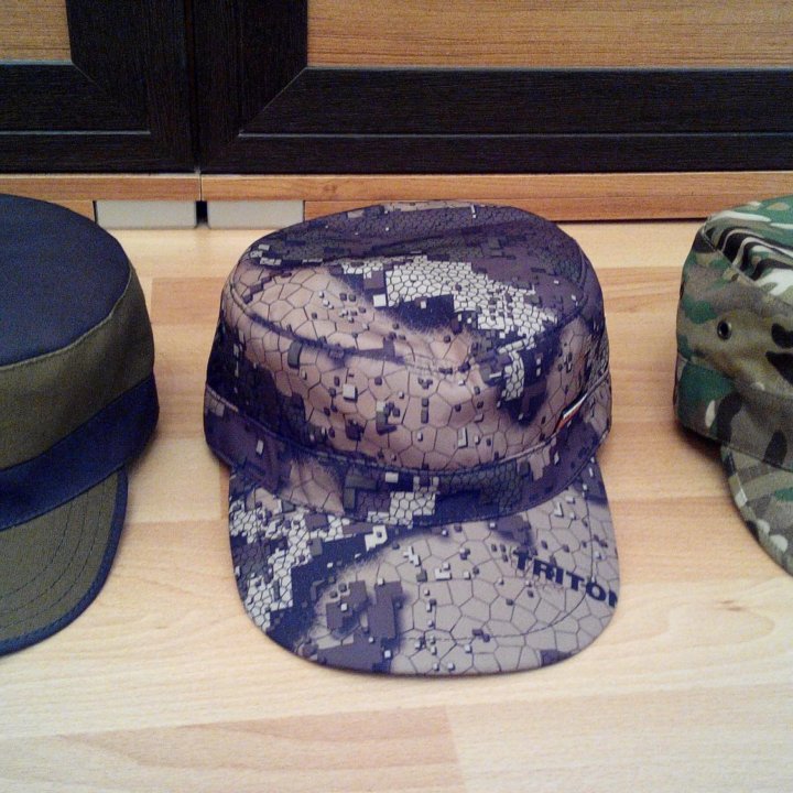 Кепи летние.