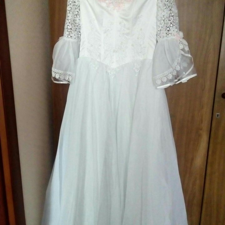 Платье свадебное