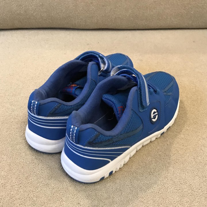 Кроссовки Antilopa