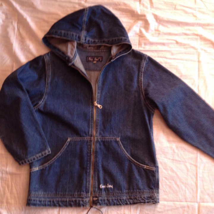 Куртка джинсовая