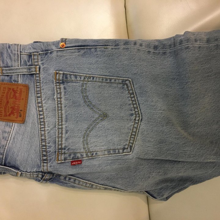 Джинсы levis