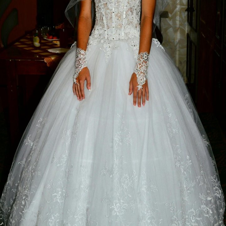 Свадебное платье