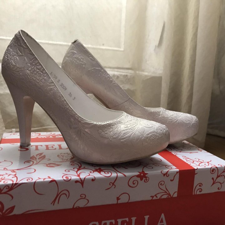 Белые туфли